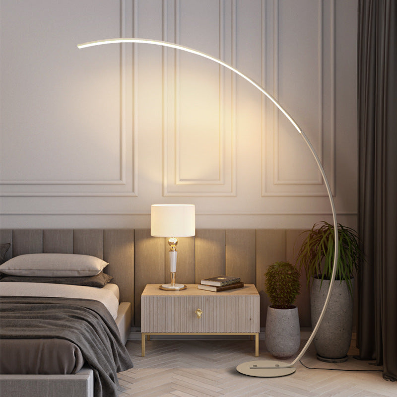 Noxia | Minimalistischer gebogener Stehlampe — Elegante und moderne Beleuchtung 